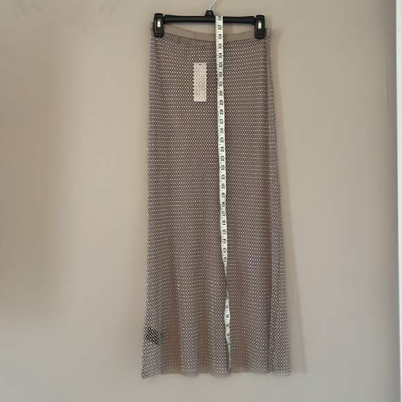 Skirt - Picture 2 of 10